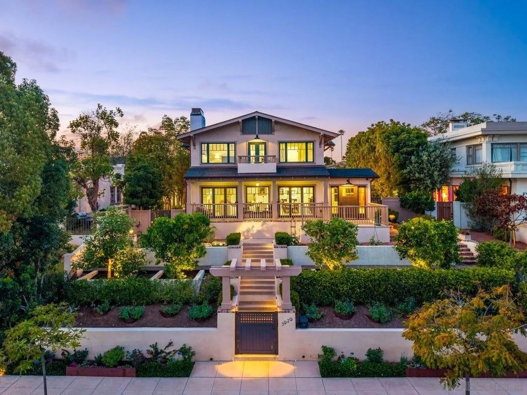 Photo of 3929 Alameda Dr, San Diego, CA 92103 (MLS # 260021339)
