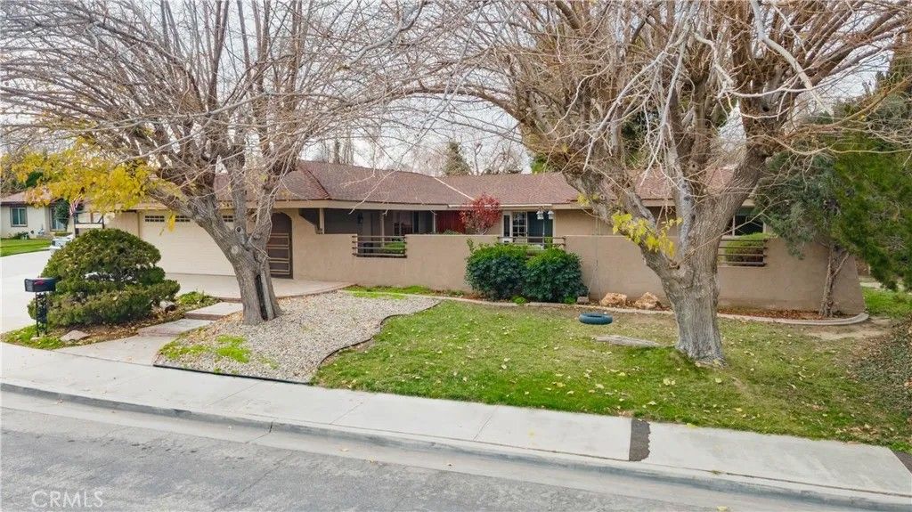 Photo of 42815 16th Pl, Lancaster, CA 93534 (MLS # SR26061783)