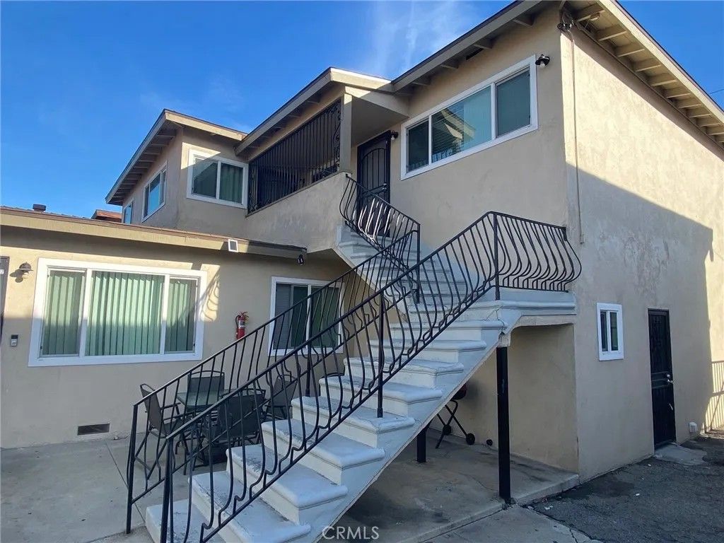 Photo of 3420 E 67th St, Long Beach, CA 90805 (MLS # SB25256964)