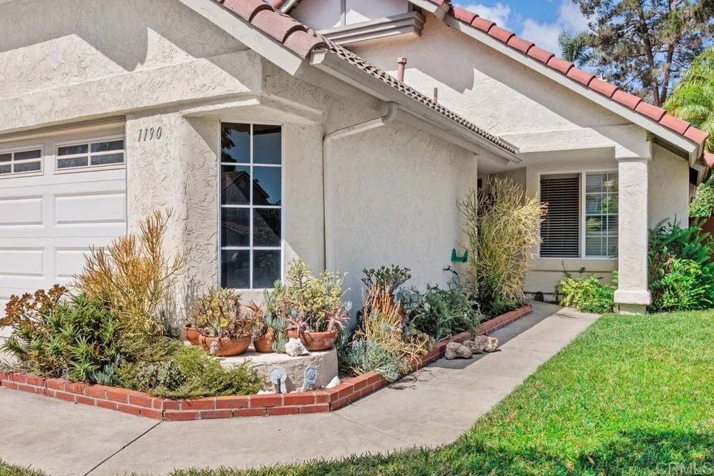 Photo of 1190 Beacon Hl, San Marcos, CA 92078 (MLS # PTP2507016)