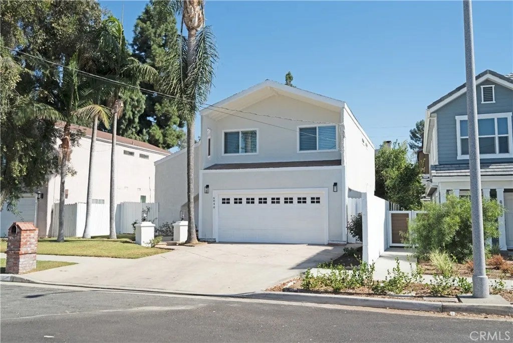 Photo of 6840 Whitman AVE, Lake Balboa, CA 91406 (MLS # SR26230017)