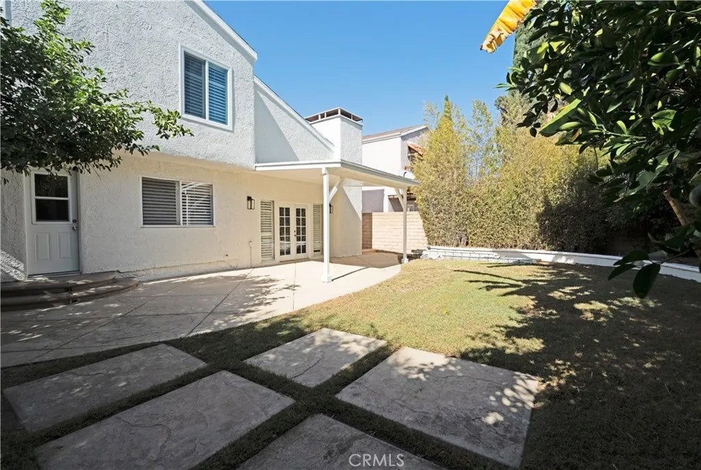 Photo of 6840 Whitman AVE, Lake Balboa, CA 91406 (MLS # SR26230017)