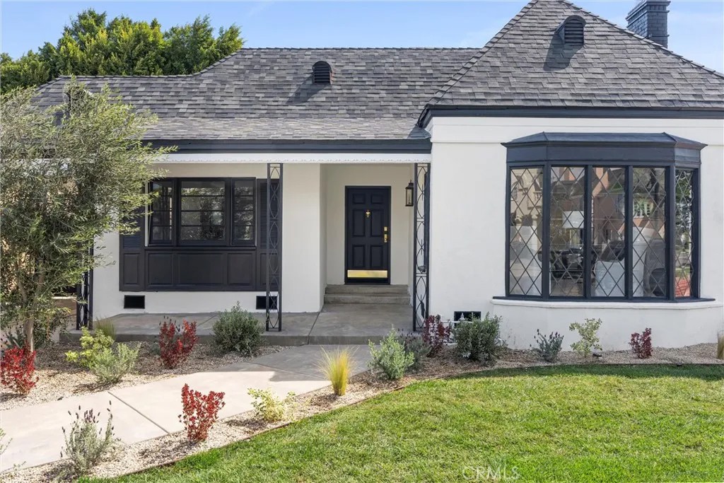 158 S Formosa Avenue