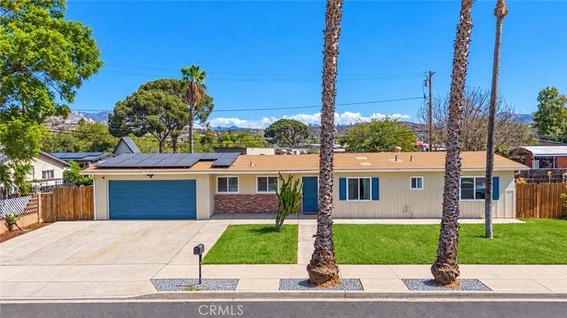 9903 Lindo Lake