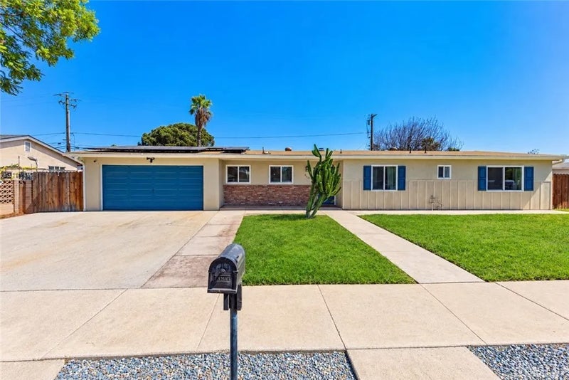 9903 Lindo Lake
