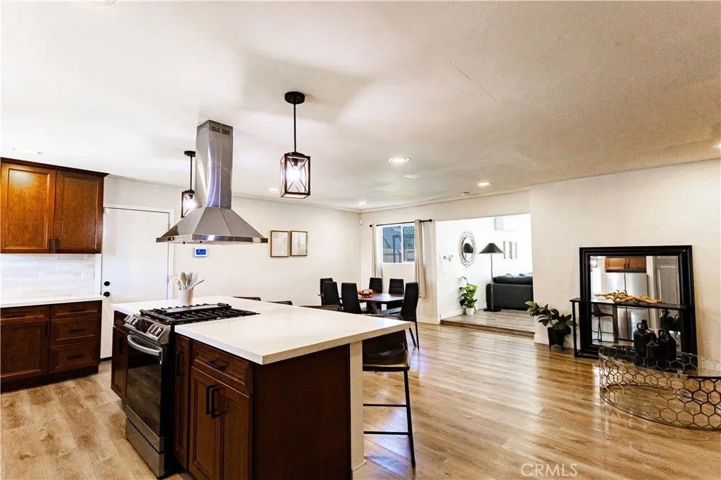 9903 Lindo Lake