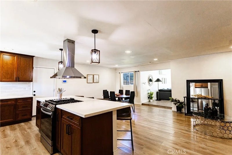 9903 Lindo Lake
