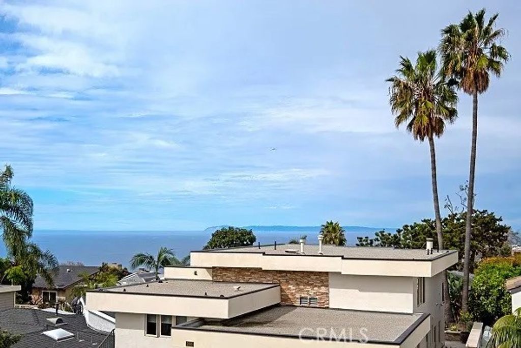 Photo of 1070 Noria Street, Laguna Beach, CA 92651 (MLS # OC25263808)