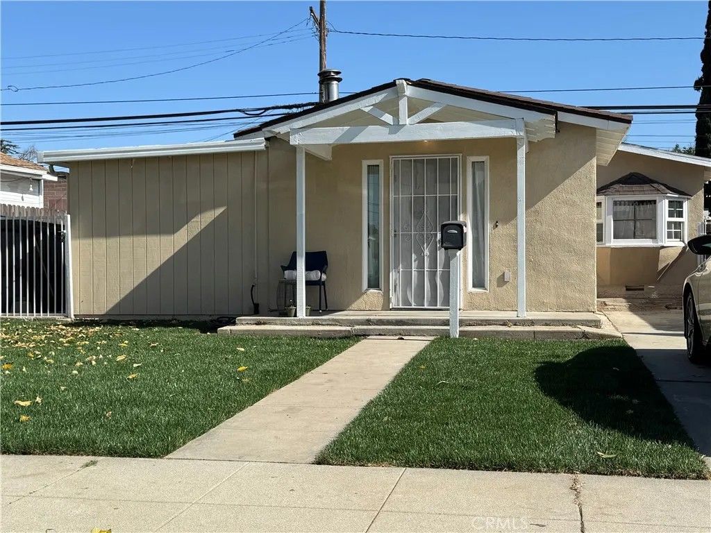 Photo of 6060 MYRTLE Avenue, Long Beach, CA 90805 (MLS # IG26033952)