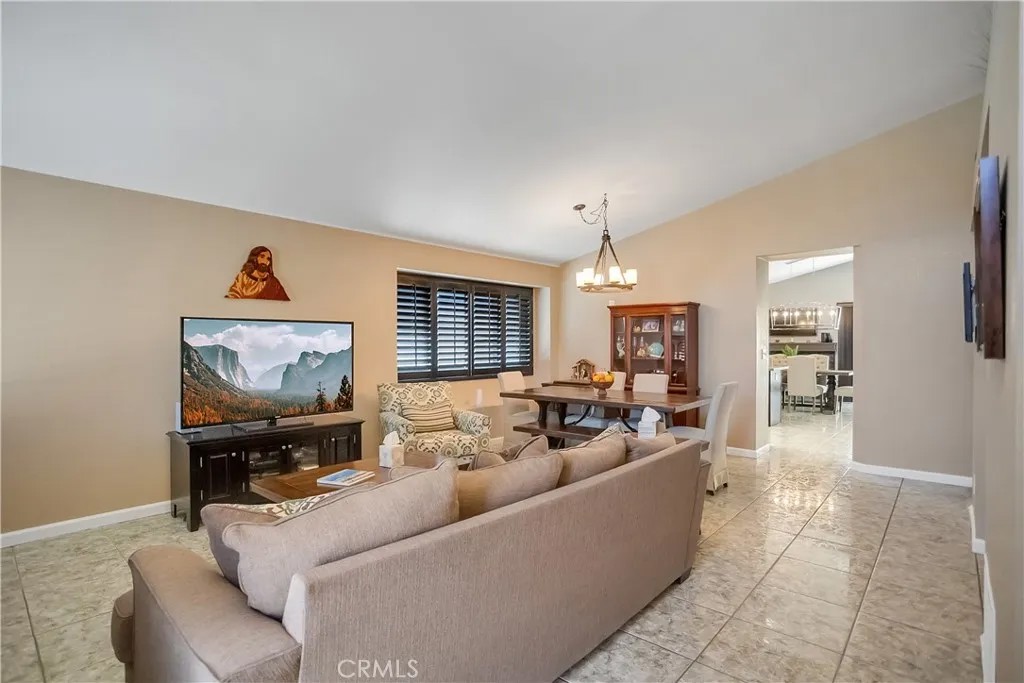 10900 San Mateo