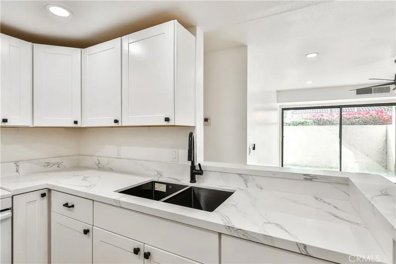 700 W 3rd A110