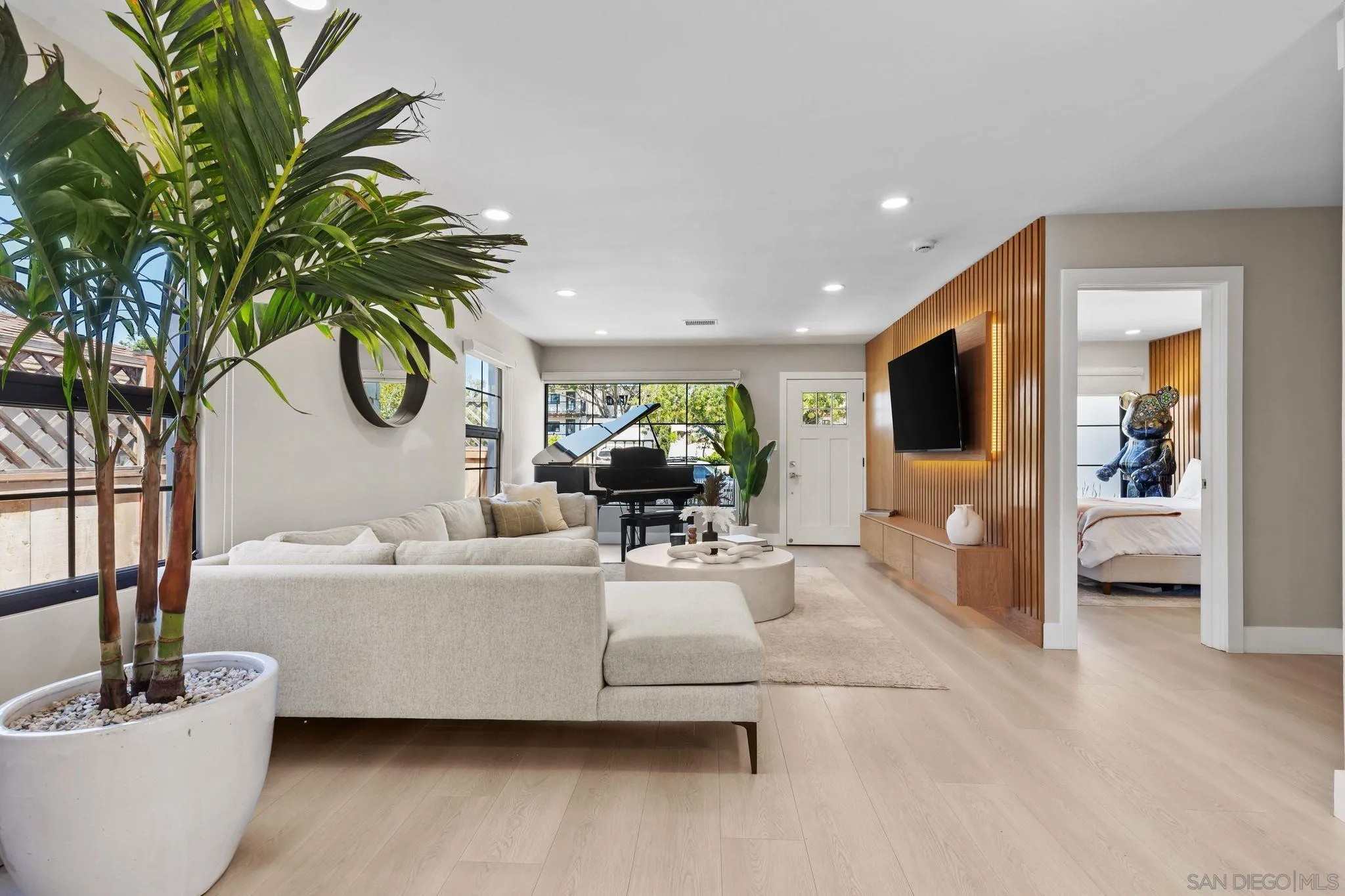 1235 Wilbur Ave