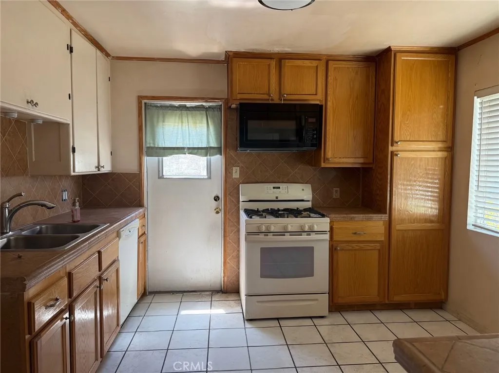 13034 Woodridge