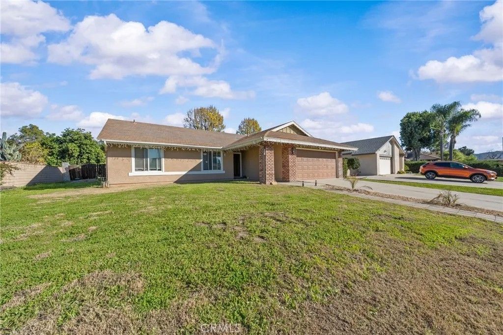 Photo of 25570 Orangewood Ln, Hemet, CA 92544 (MLS # PW25273925)