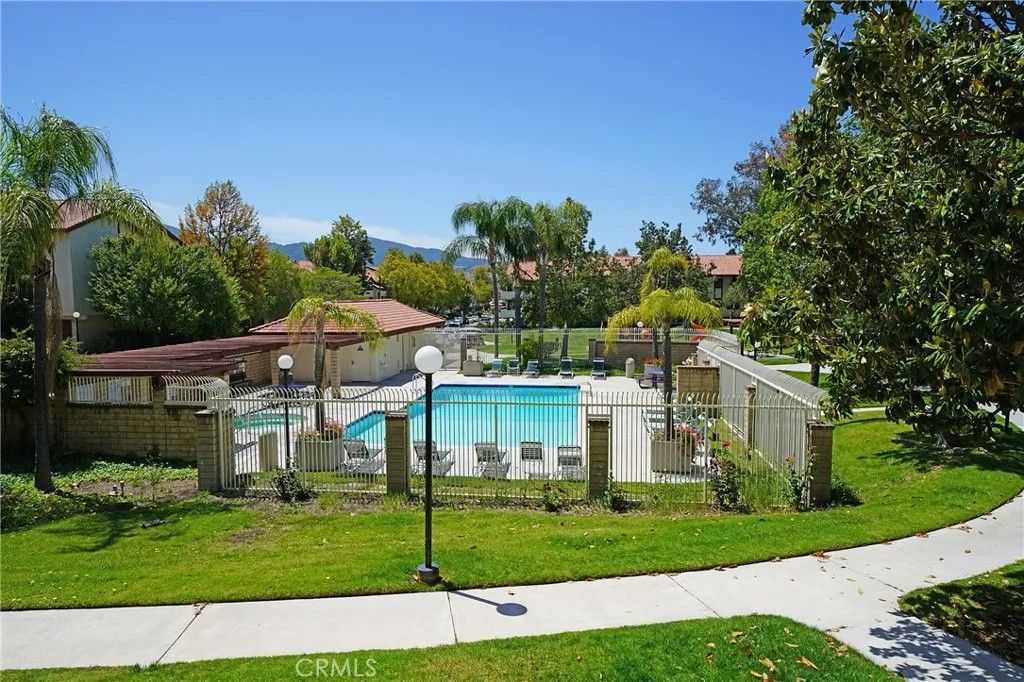 Photo of 28015 Sarabande Ln #1305, Canyon Country, CA 91387 (MLS # SR26091981)