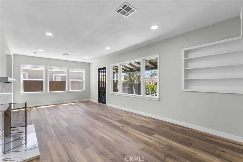 6624 Farmdale