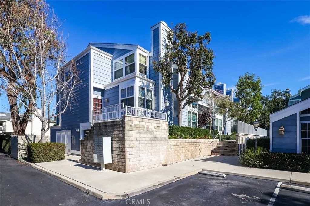 Photo of 884 Halyard, Newport Beach, CA 92663 (MLS # OC26007349)