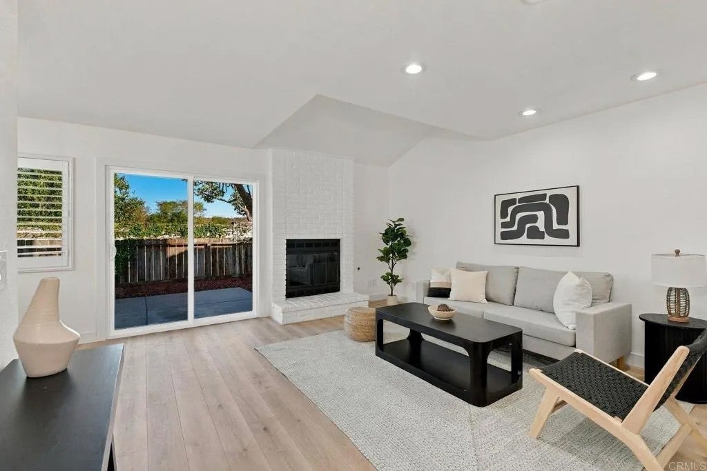 5642 Boot Way