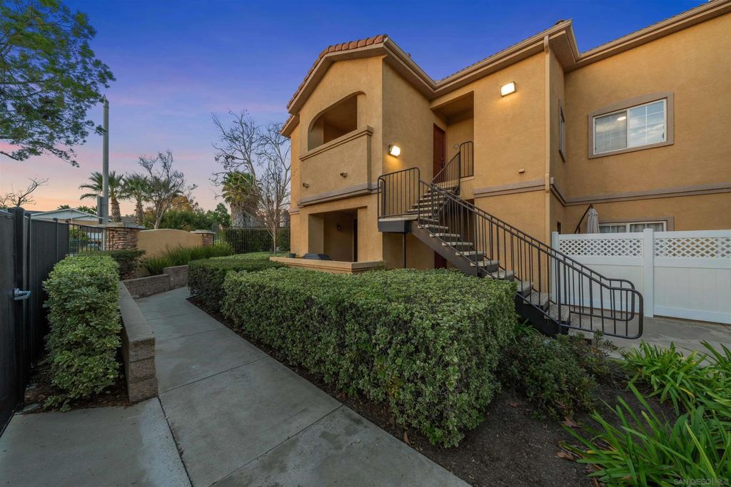 Photo of 41410 Juniper St #123, Murrieta, CA 92562 (MLS # 260001425)
