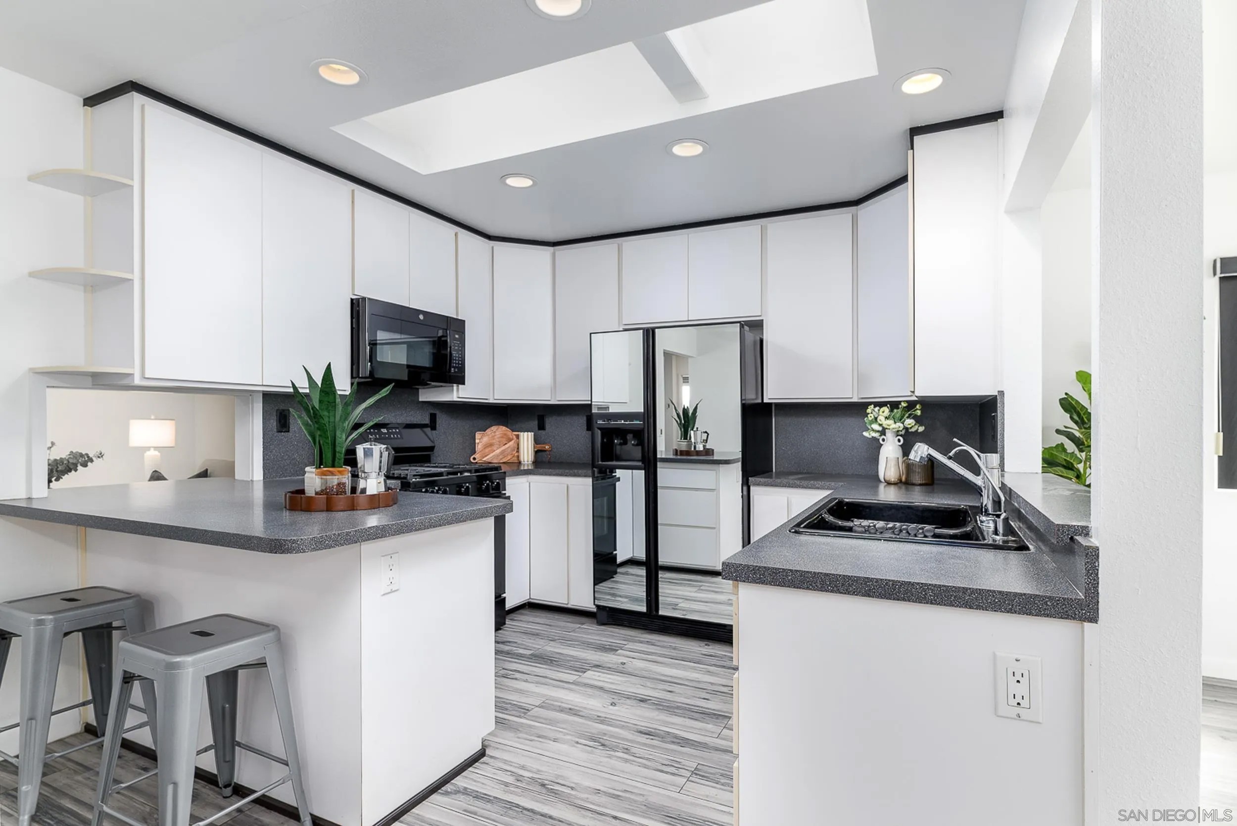 10421 Calico Cir