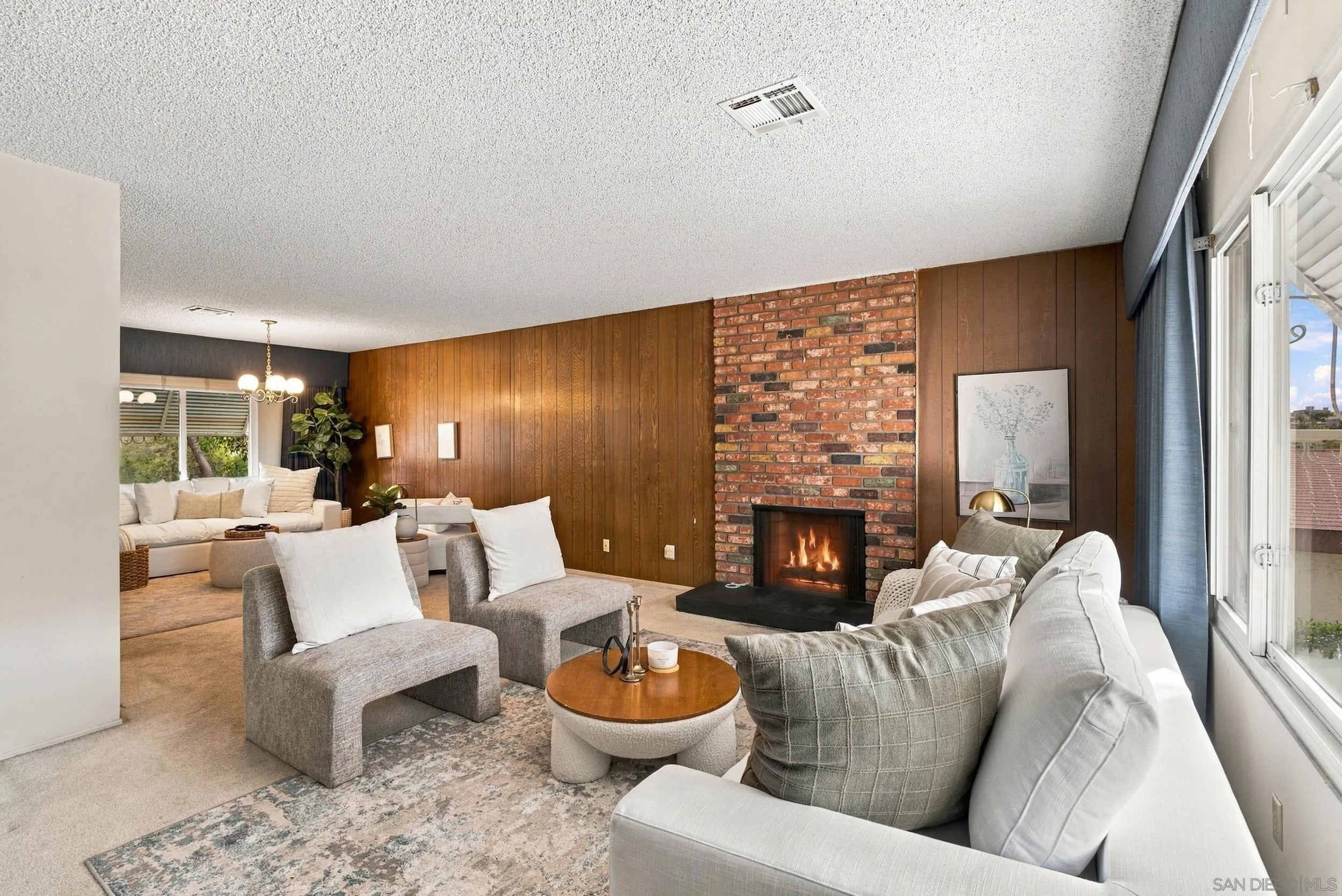 5627 Del Cerro