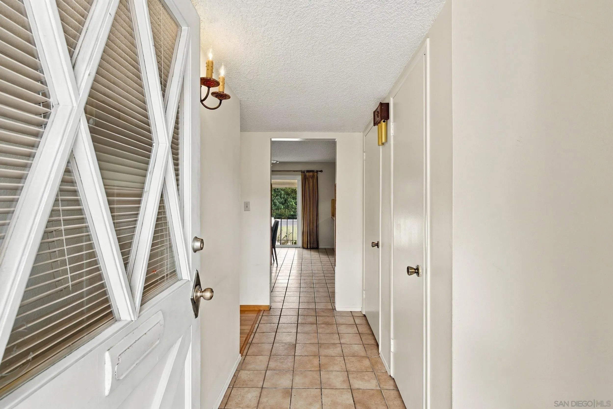 5627 Del Cerro
