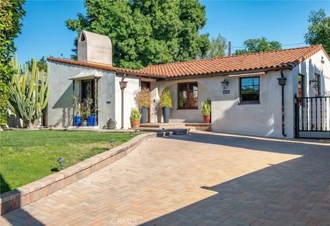 Photo of 430 Sonora Ave, Glendale, CA 91201 (MLS # SB26051850)