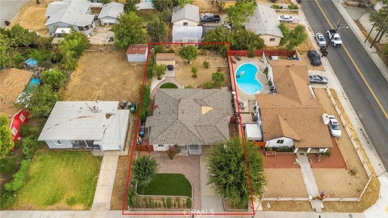 831 W George