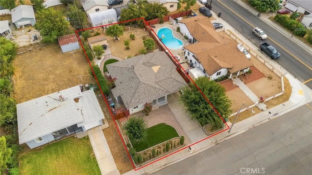 831 W George