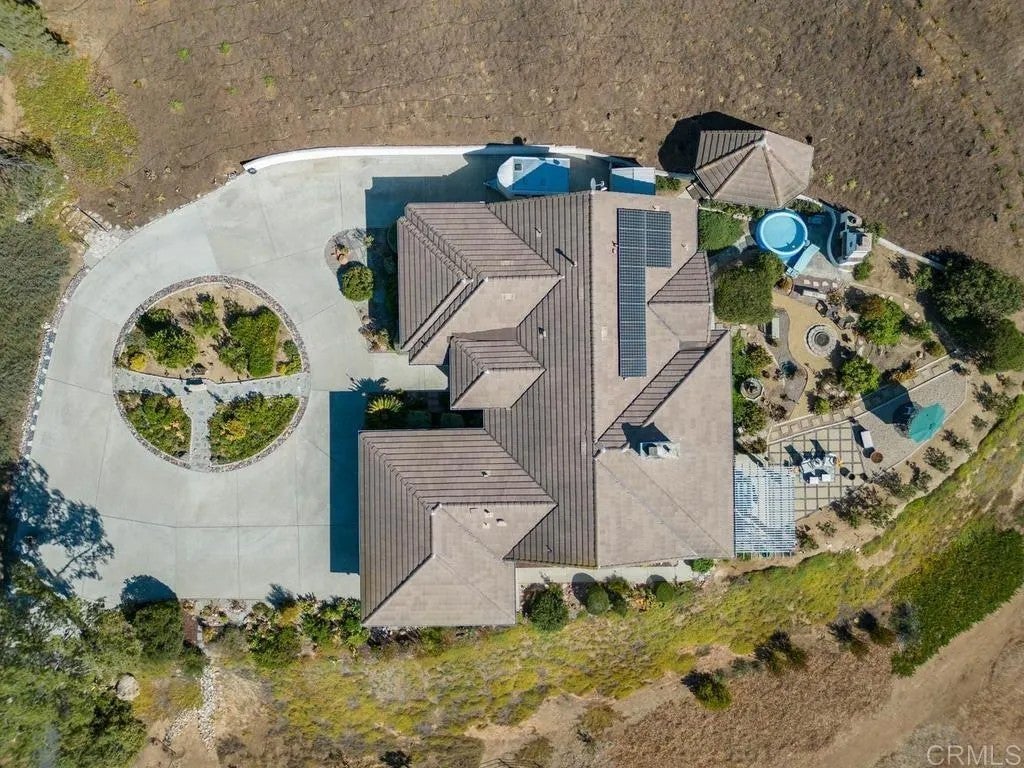 Photo of 31255 Via Mariposa Court, Bonsall, CA 92003 (MLS # NDP2609248)