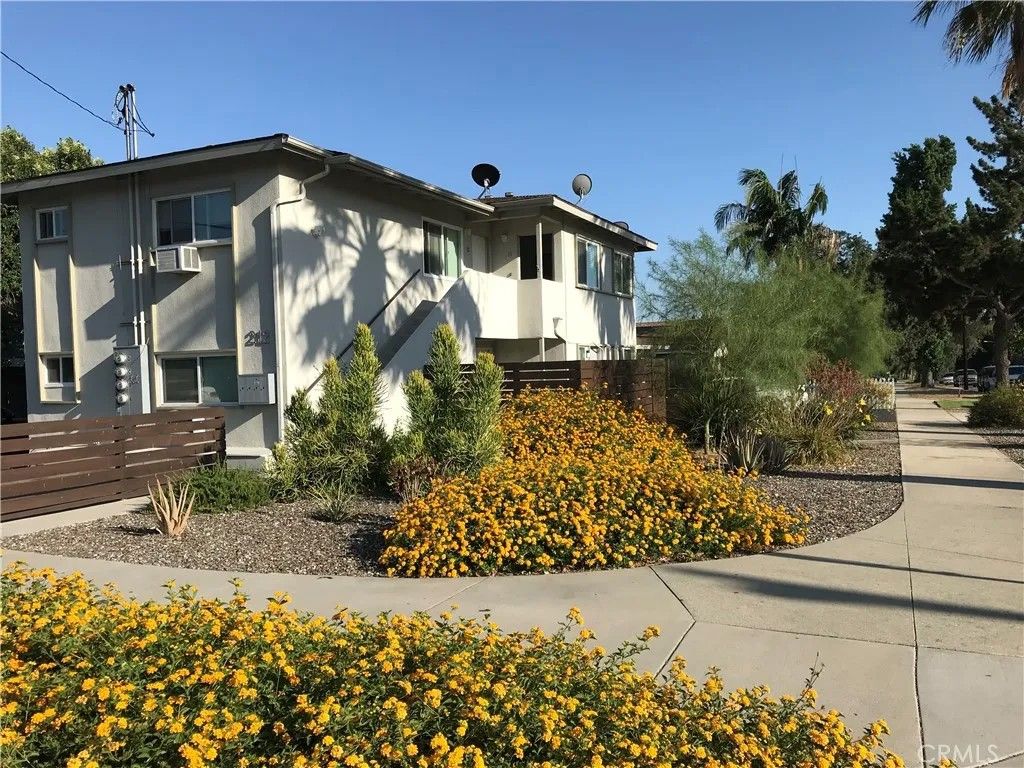 Photo of 212 E 8th Street #B, Upland, CA 91786 (MLS # PW26072391)