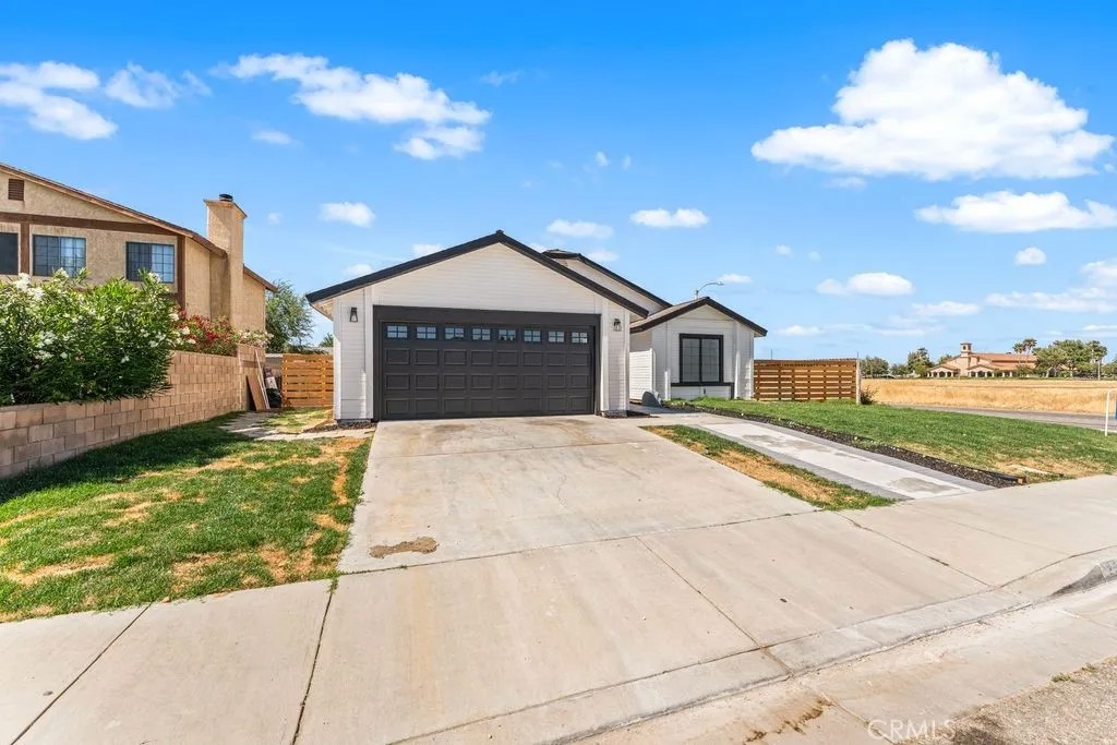2559 E Avenue J2