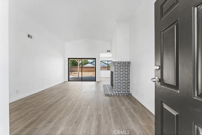 2559 E Avenue J2