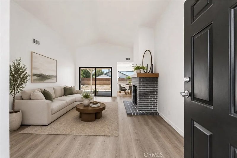 2559 E Avenue J2