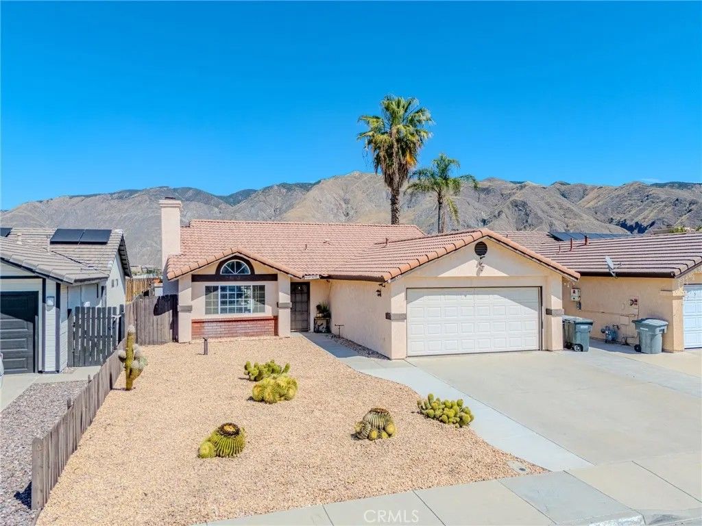 Photo of 535 Cypress Ave, San Jacinto, CA 92583 (MLS # IV26066714)