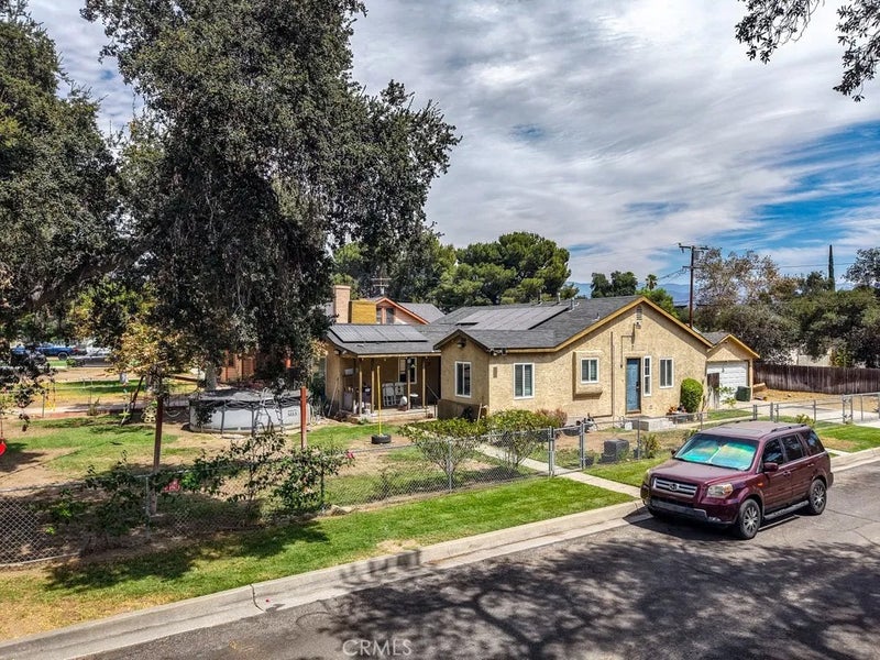 2429 Serrano Road