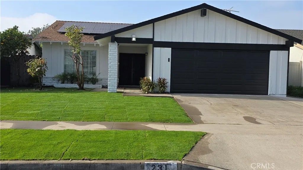 Photo of 231 S Gain St, Anaheim, CA 92804 (MLS # IV25276439)