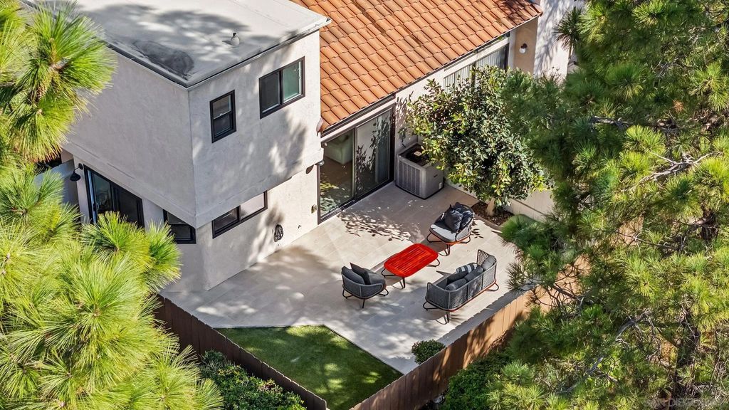 Photo of 12221 Caminito Mira Del Mar, San Diego, CA 92130 (MLS # 250042565)