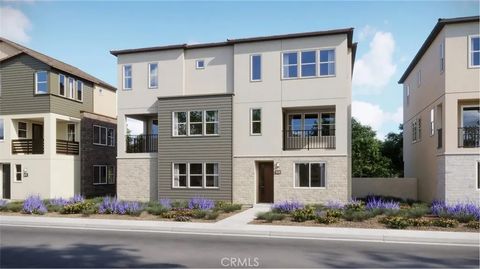 125 Loon Irvine CA 92618