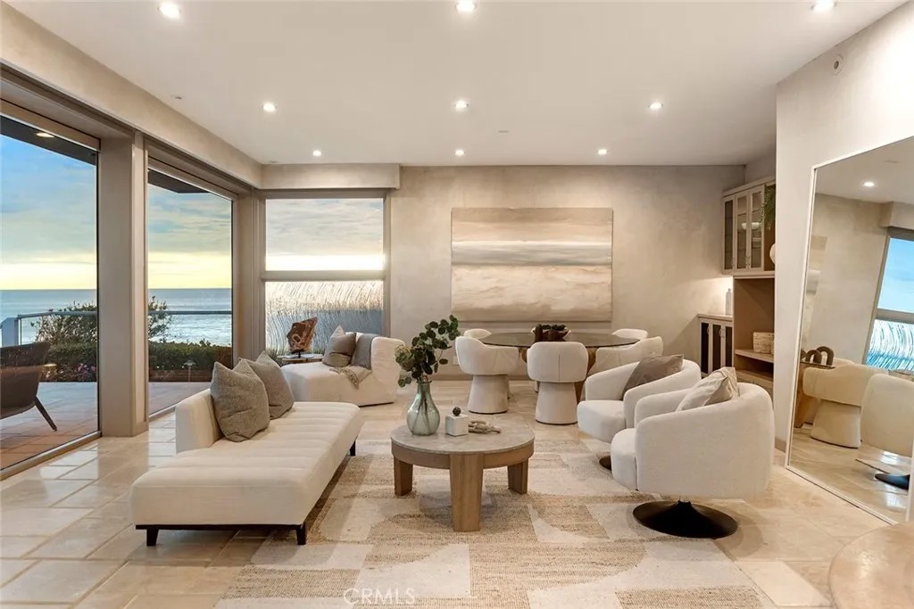 1907 Ocean Way
