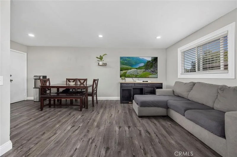 1168 W Calle Del Sol, #4
