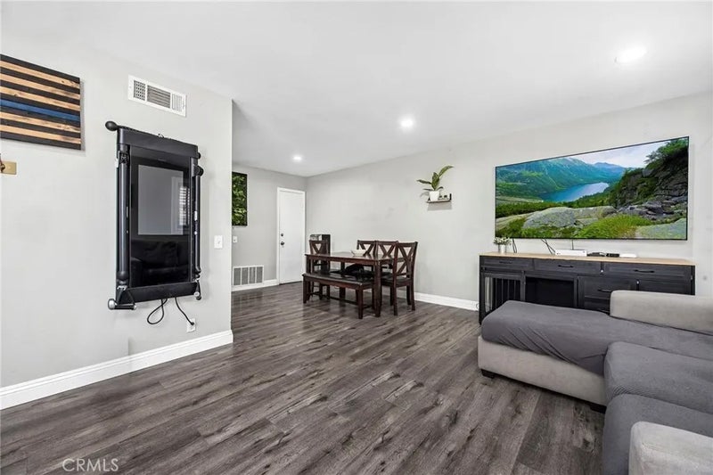 1168 W Calle Del Sol, #4