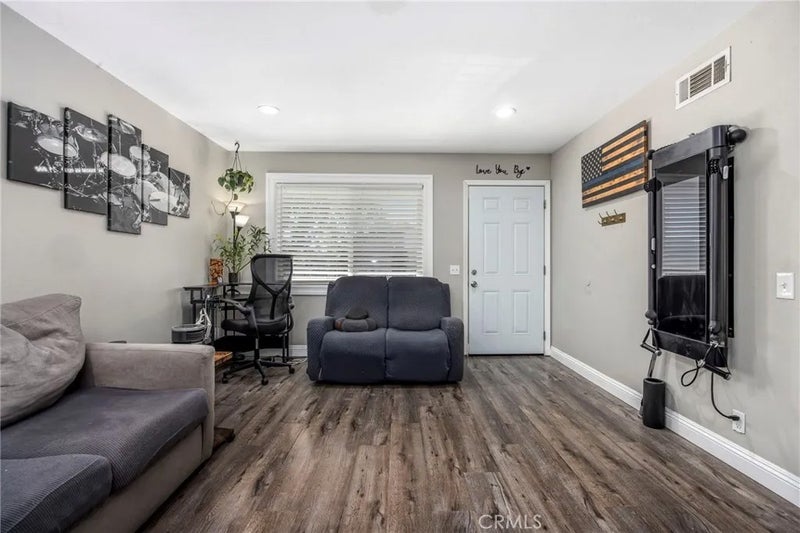1168 W Calle Del Sol, #4