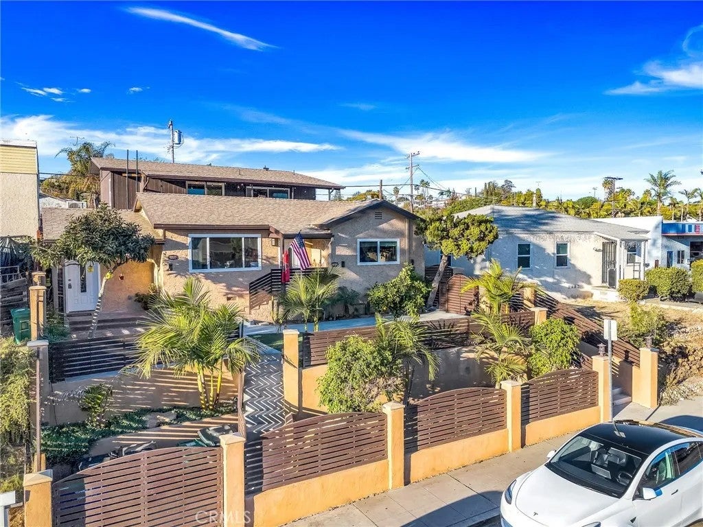 6238 University