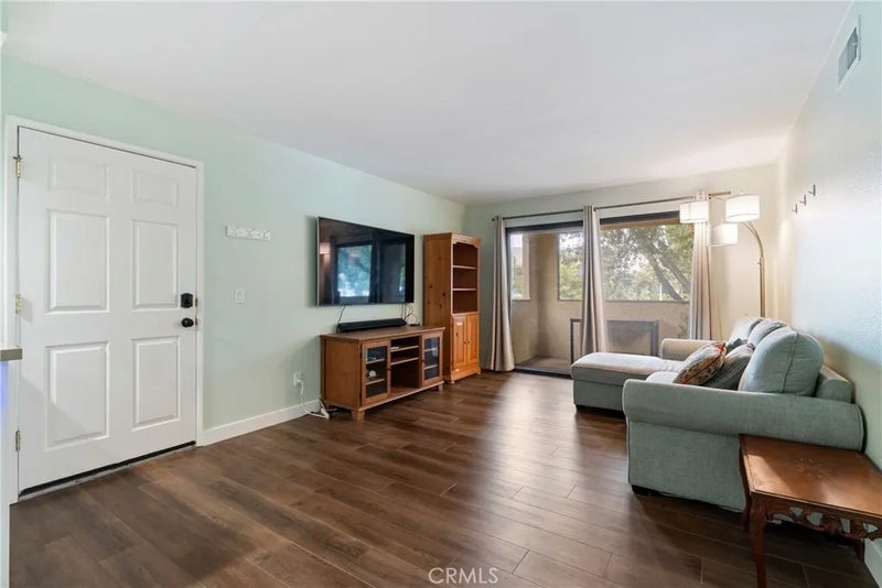1114 W Blaine 204