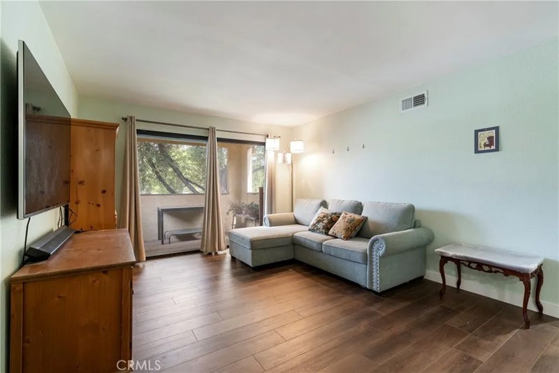 1114 W Blaine 204
