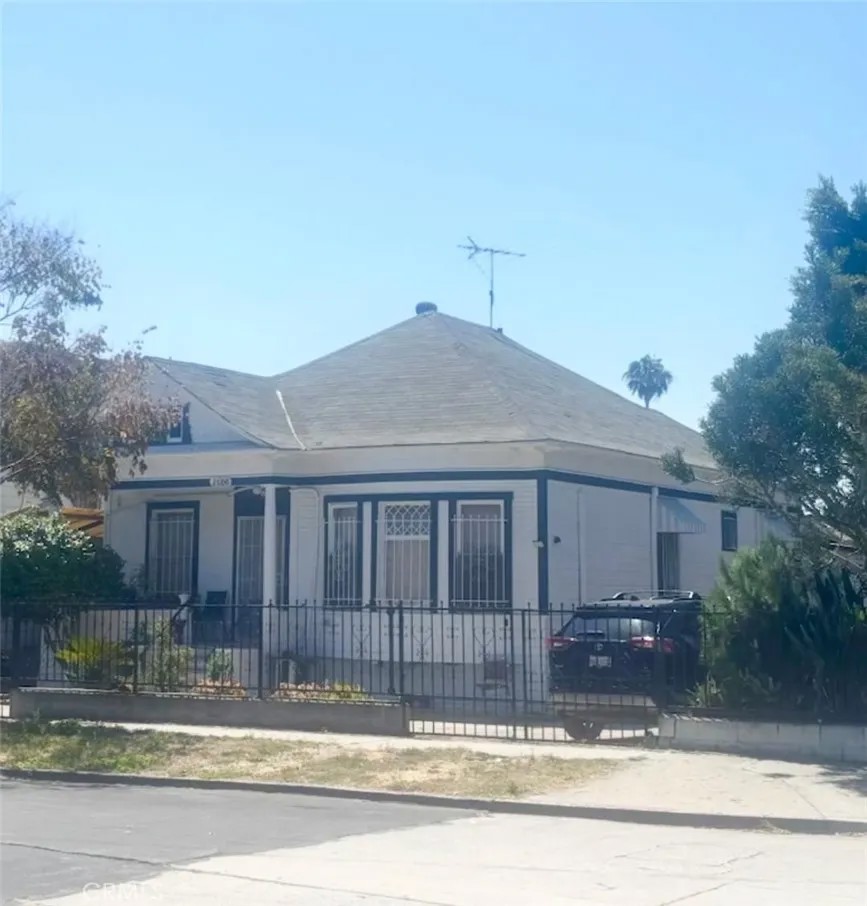 2606 Manitou