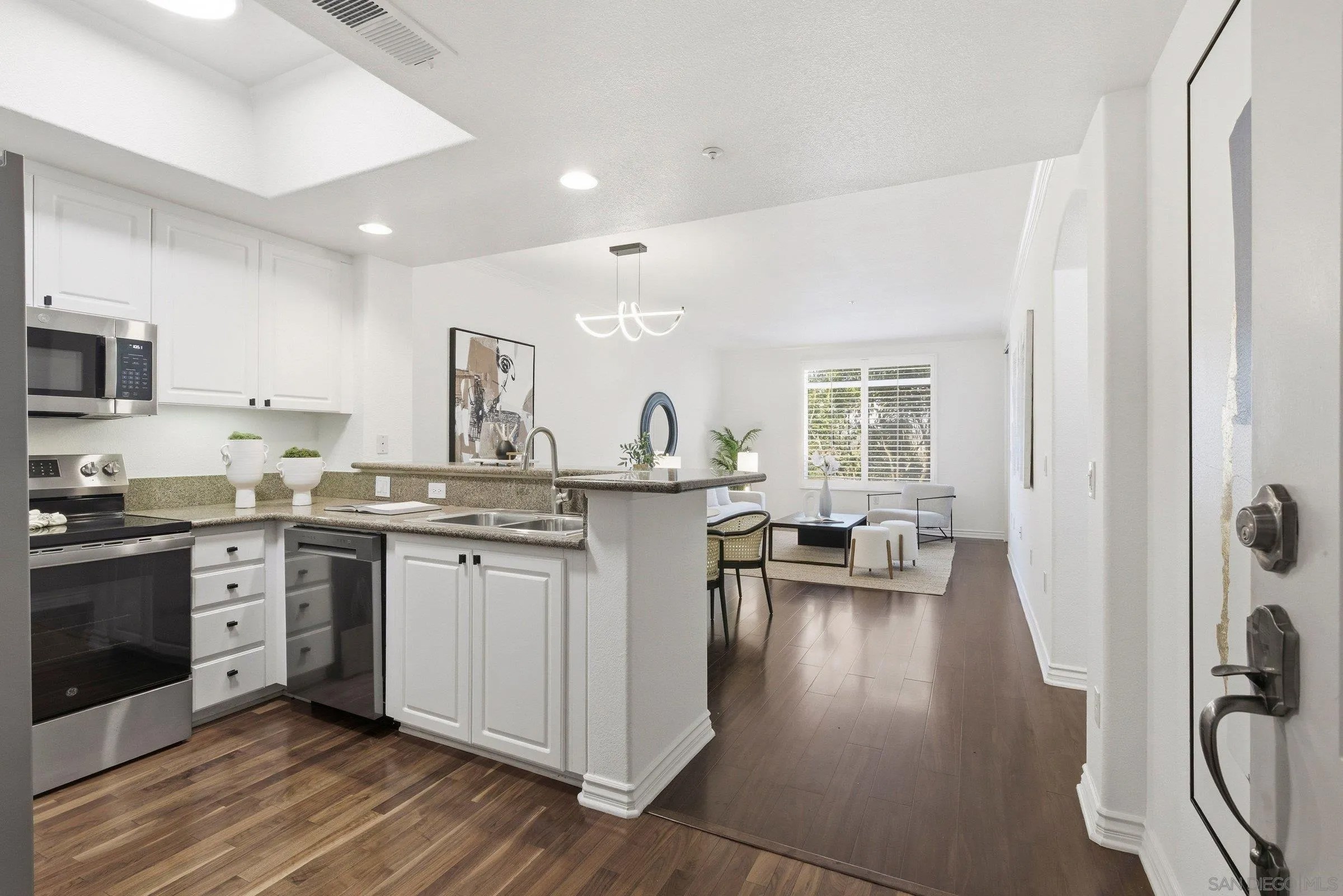 9253 Regents Rd A206