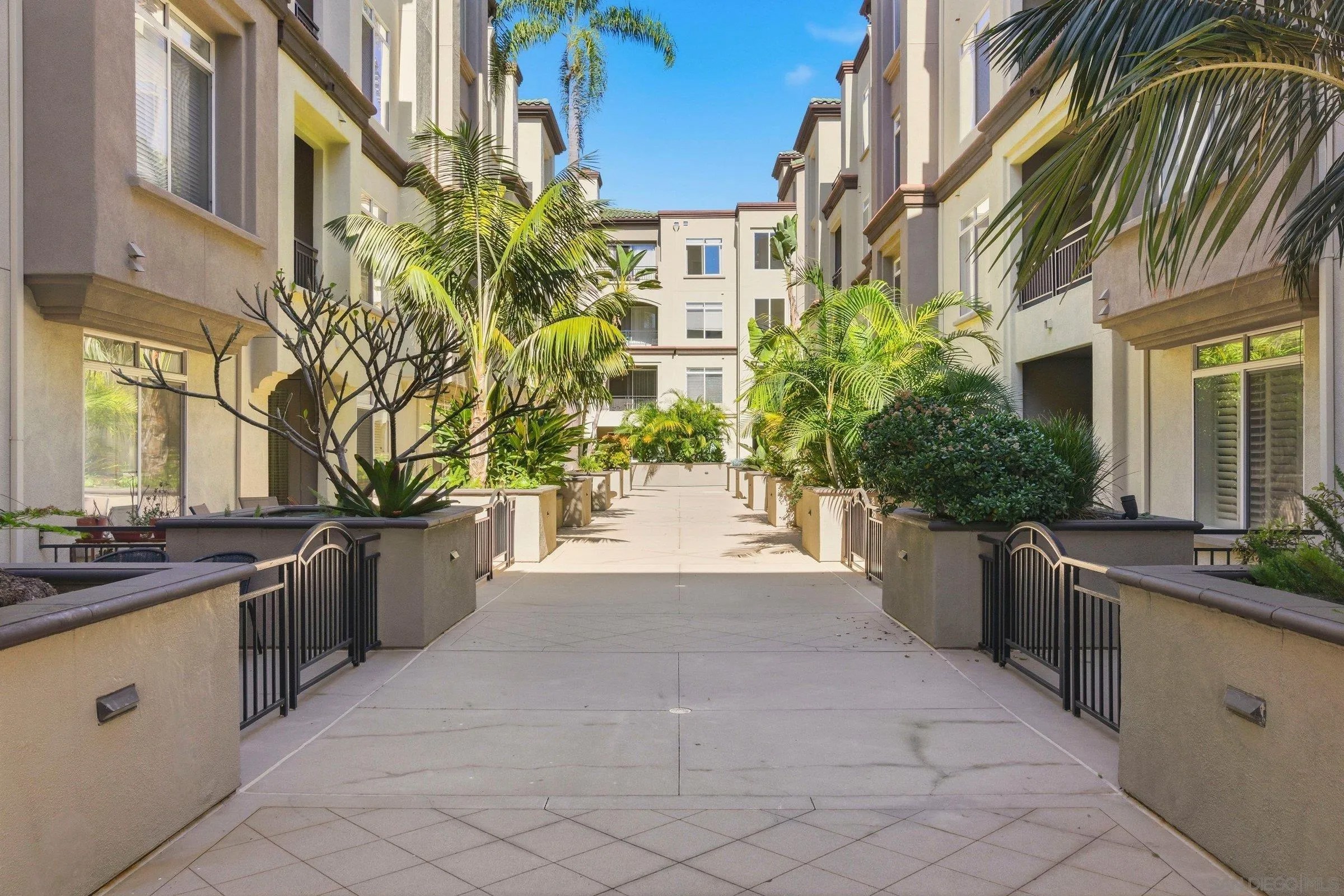 9253 Regents Rd A206