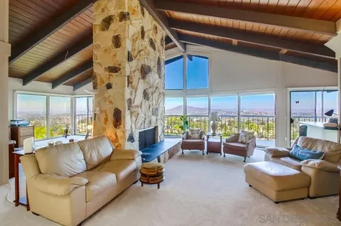 4742 Mount Helix Drive, La Mesa, CA 91941 - #: 250039321